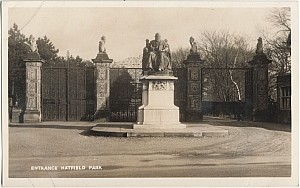 hatfield_park_entrance.jpg
